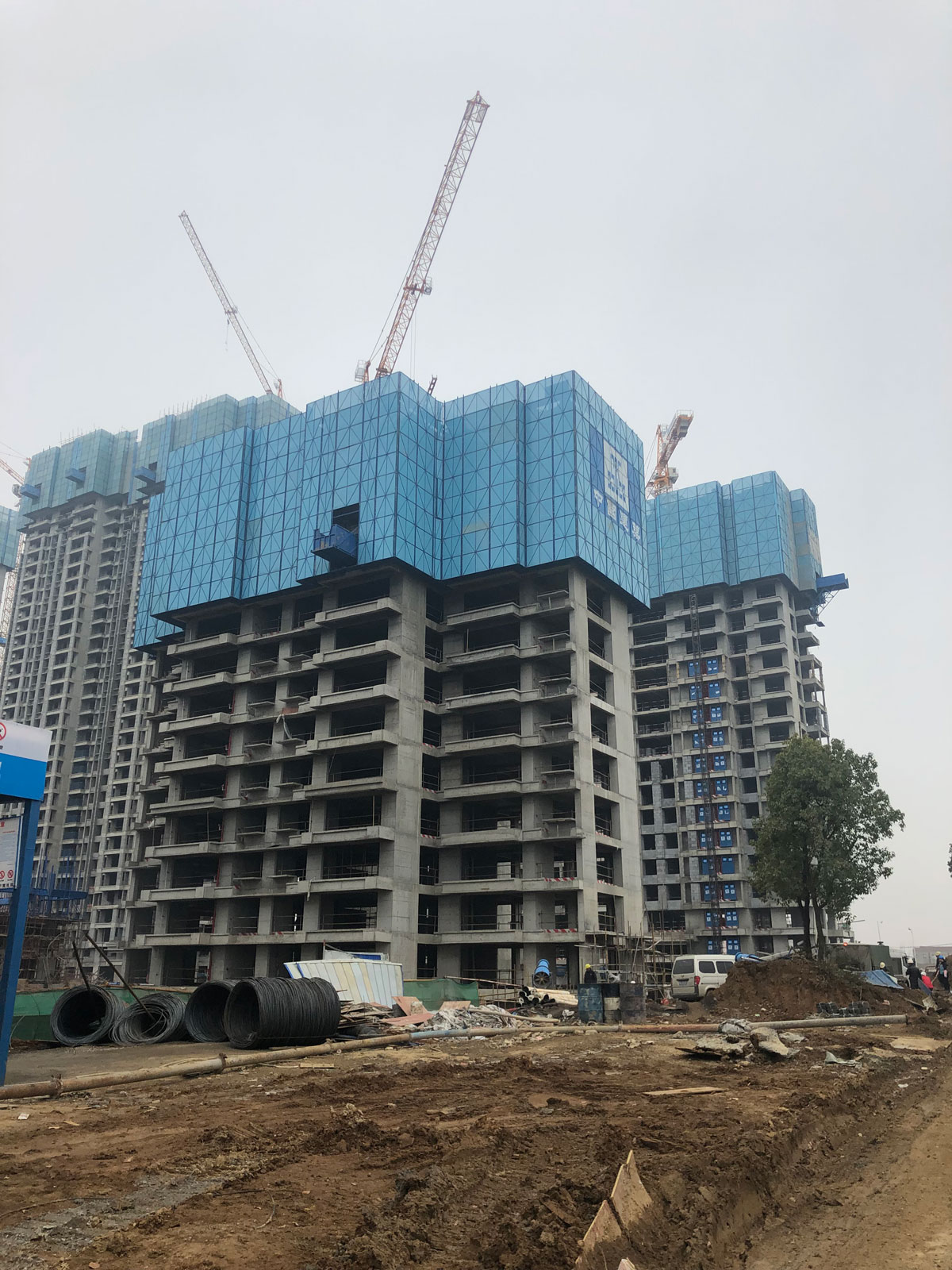 商住項(xiàng)目-世茂龍灣八期項(xiàng)目-武漢萬業(yè)建筑工程有限公司